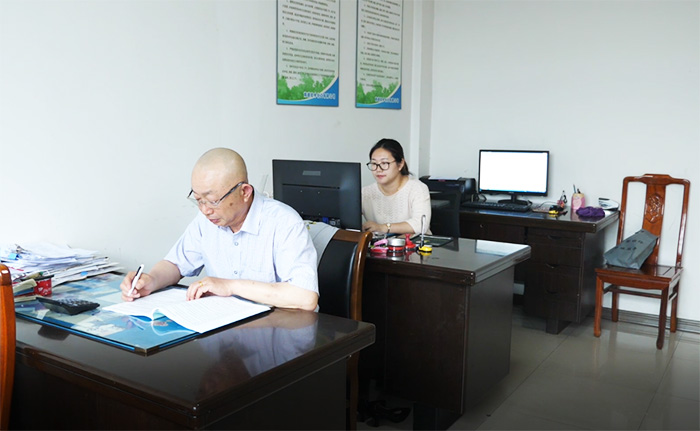 集化網(wǎng)公司辦公環(huán)境