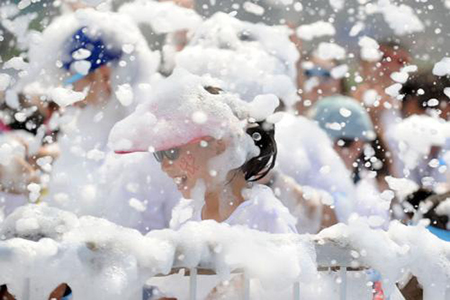 集化網(wǎng)消泡劑，針對工業(yè)生產(chǎn)中泡泡，一點(diǎn)即消